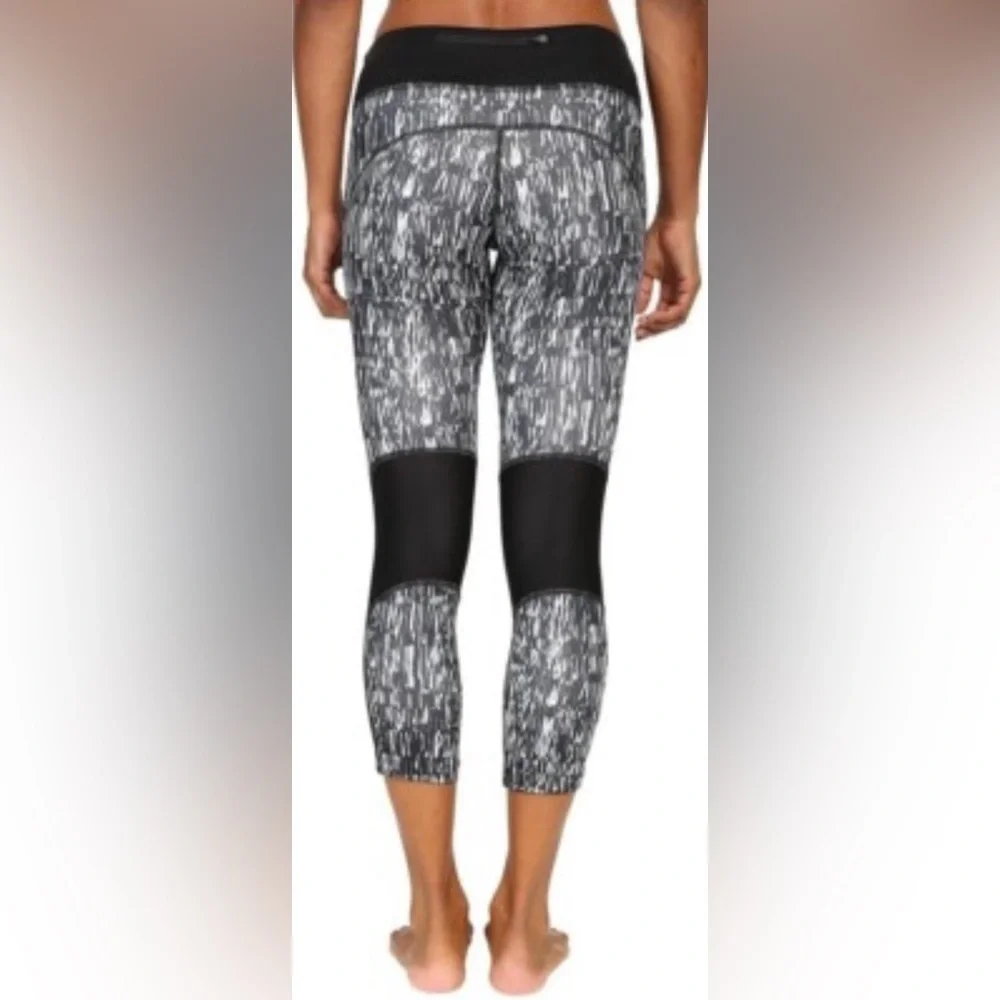 Nike Leggings Size M Black and White Dri-FIT
